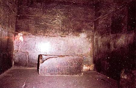 Усыпальница фараона в пирамиде Хеопса