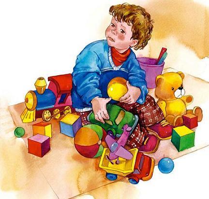 мальчик с игрушками сидит на полу